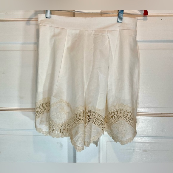 Women's White Lace Trim Shorts - Picture 14 of 14